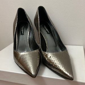 Dolce & Gabbana silver embossed snake skin stiletto pump, size 6.5, apprx 100mm